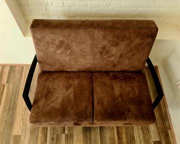 Moderne 2-zitsbank, sofa in topstaat beschikbaar voor biedingen