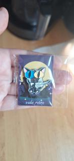 Super leuke pin van het katje van Danse macabre, Verzamelen, Ophalen of Verzenden, Zo goed als nieuw, Button of Speldje