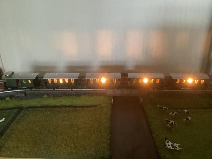 Marklin 4x 4039 en 4038 Pruisische wagons met verlichting, Hobby en Vrije tijd, Modeltreinen | H0, Zo goed als nieuw, Wagon, Wisselstroom