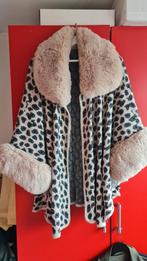 Poncho leopard met bont nieuw, Kleding | Dames, Jassen | Winter, Ophalen of Verzenden, Nieuw, Maat 38/40 (M), Bruin
