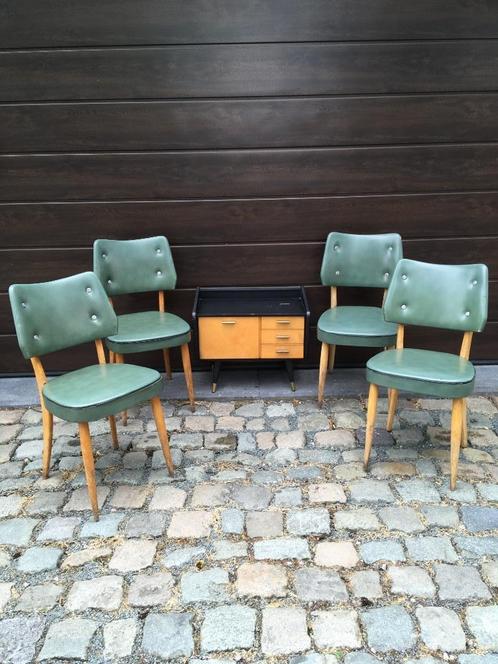 16 vintage groene stoelen / retro stoelen, Huis en Inrichting, Stoelen, Gebruikt, Vijf, Zes of meer stoelen, Hout, Kunststof, Leer