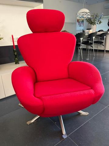 Cassina Dodo relaxfauteuil in wollen stof rood beschikbaar voor biedingen