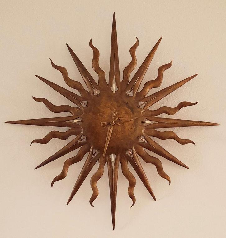 Jan Rot Zonneklok bronzen beeld klok wandklok, Antiek en Kunst, Antiek | Klokken, Ophalen of Verzenden