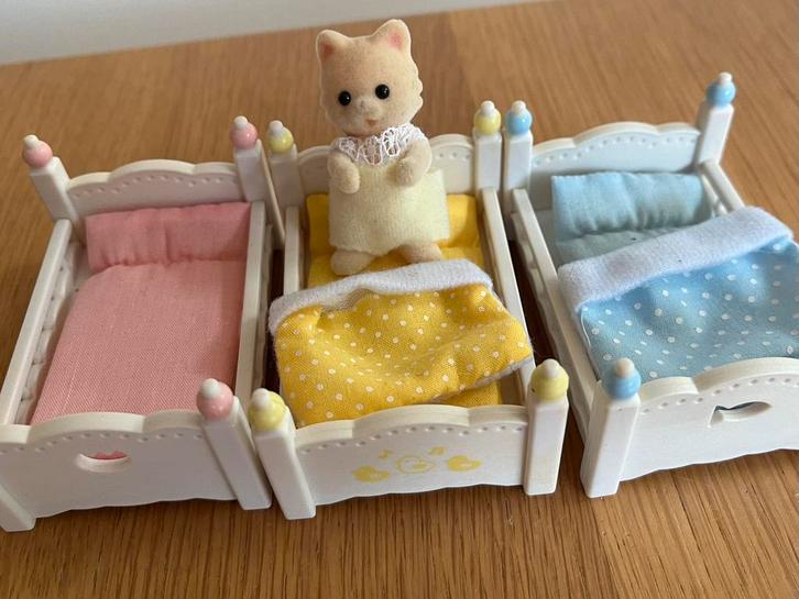Sylvanian Stapelbed incl 1 poppetje, Verzamelen, Poppenhuizen en Toebehoren, Zo goed als nieuw, Poppenhuis, Ophalen of Verzenden