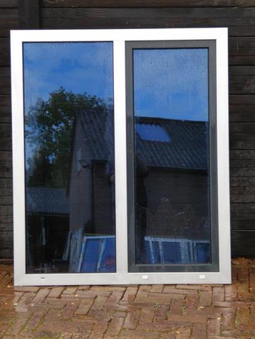 Aluminium raamkozijn (125 cm x 148,5 cm) BxH beschikbaar voor biedingen