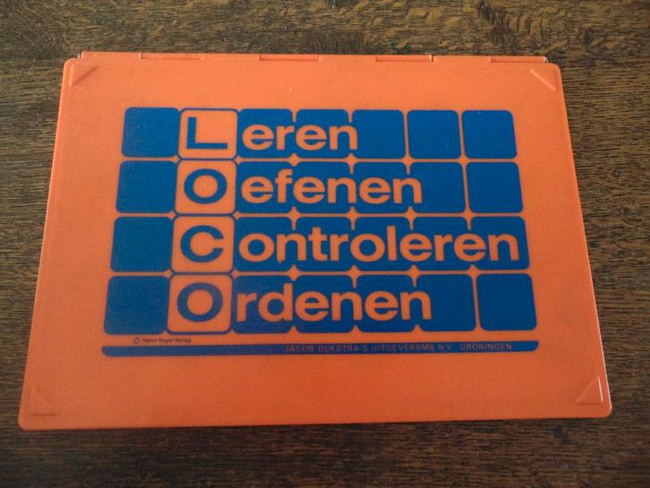 Loco de grote doos met 24 nummers en 3 boekjes, Hobby en Vrije tijd, Gezelschapsspellen | Overige, Gebruikt, Een of twee spelers