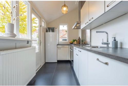 Keurige nette keuken incl. Apparatuur ophalen op 20 mei, Huis en Inrichting, Keuken | Complete keukens, Gebruikt, Hoekkeuken, Wit