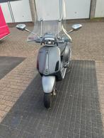 Vespa Sprint Grijs, Fietsen en Brommers, Scooters | Vespa, Gebruikt, Overige modellen, Ophalen of Verzenden, Benzine