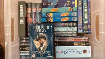 Krat met heel veel dvd series zie foto’s voor meer info beschikbaar voor biedingen