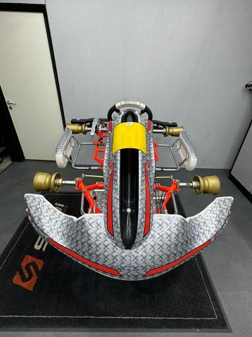TE KOOP: EXPRIT KART ( 3 weekenden jong!) #22 beschikbaar voor biedingen