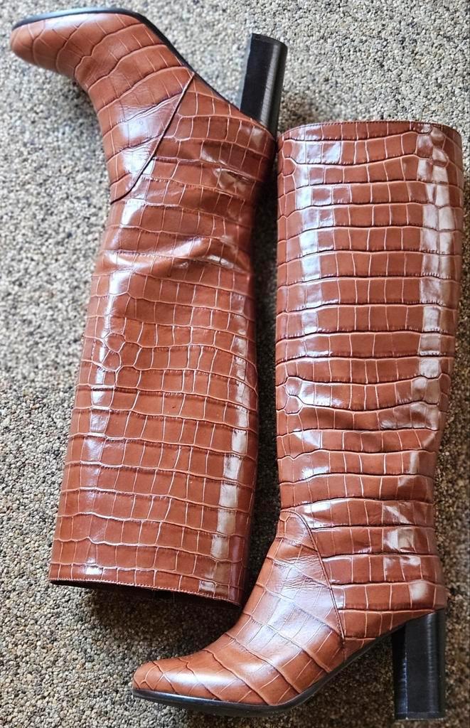 Elegante bruine hoge laarzen met hak, Kleding | Dames, Schoenen, Zo goed als nieuw, Hoge laarzen, Bruin, Ophalen of Verzenden