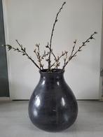 Mooie grijze vaas, Huis en Inrichting, Woonaccessoires | Vazen, Ophalen, Zo goed als nieuw, Overige kleuren, Minder dan 50 cm