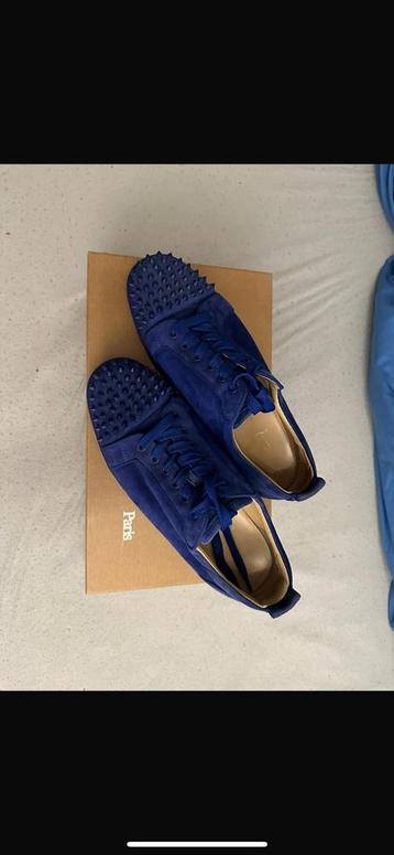 Christian Louboutin Louis Junior Spikes beschikbaar voor biedingen