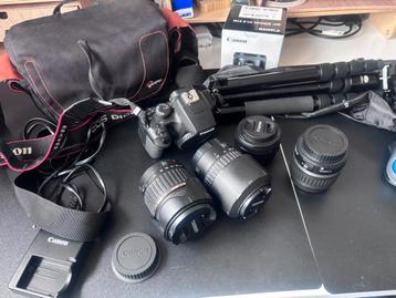 CANON EOS 1000D Spiegelreflex camera met veel extra's beschikbaar voor biedingen