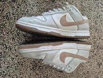 Nike schoenen maat 40,5 beschikbaar voor biedingen