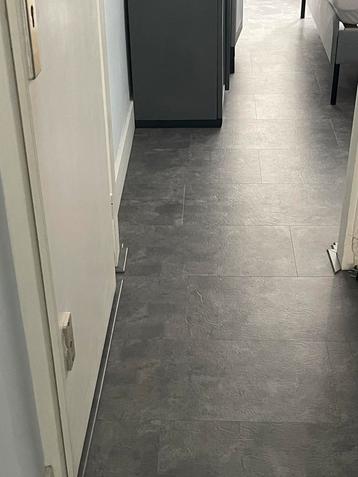 46m2 click PVC met geïntegreerde ondervloer (7,4mm dik) beschikbaar voor biedingen