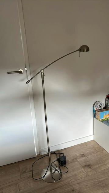 Leeslamp / schemerlamp beschikbaar voor biedingen