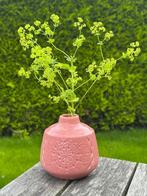 Koraal roze/zalm vaasje van keramiek, Huis en Inrichting, Woonaccessoires | Vazen, Ophalen, Overige kleuren, Aardewerk of Porselein