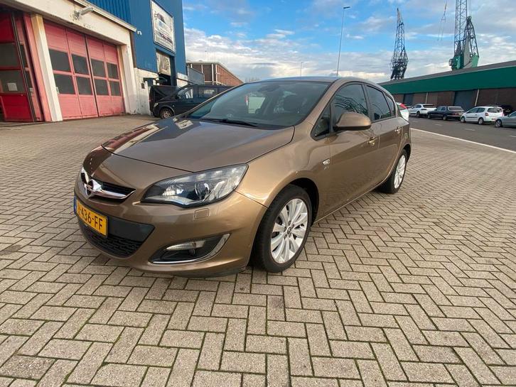 Opel Astra 1.4 Ecotec 74KW 5-D 2013 Bruin, Auto's, Opel, Bedrijf, Astra, ABS, Airbags, Airconditioning, Alarm, Boordcomputer, Centrale vergrendeling