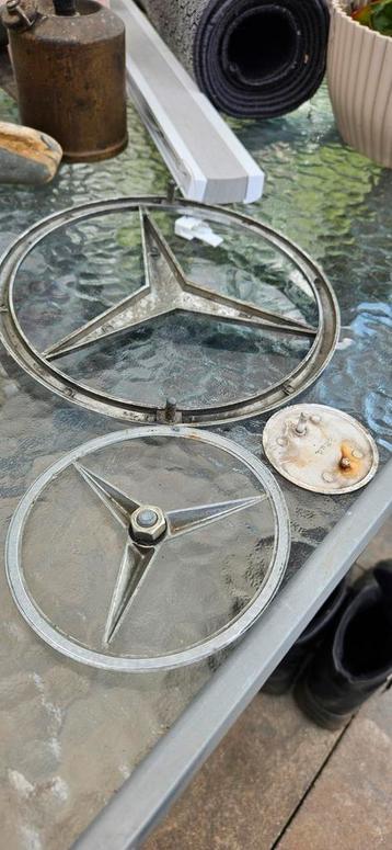 Mercedes sterren/ logo beschikbaar voor biedingen