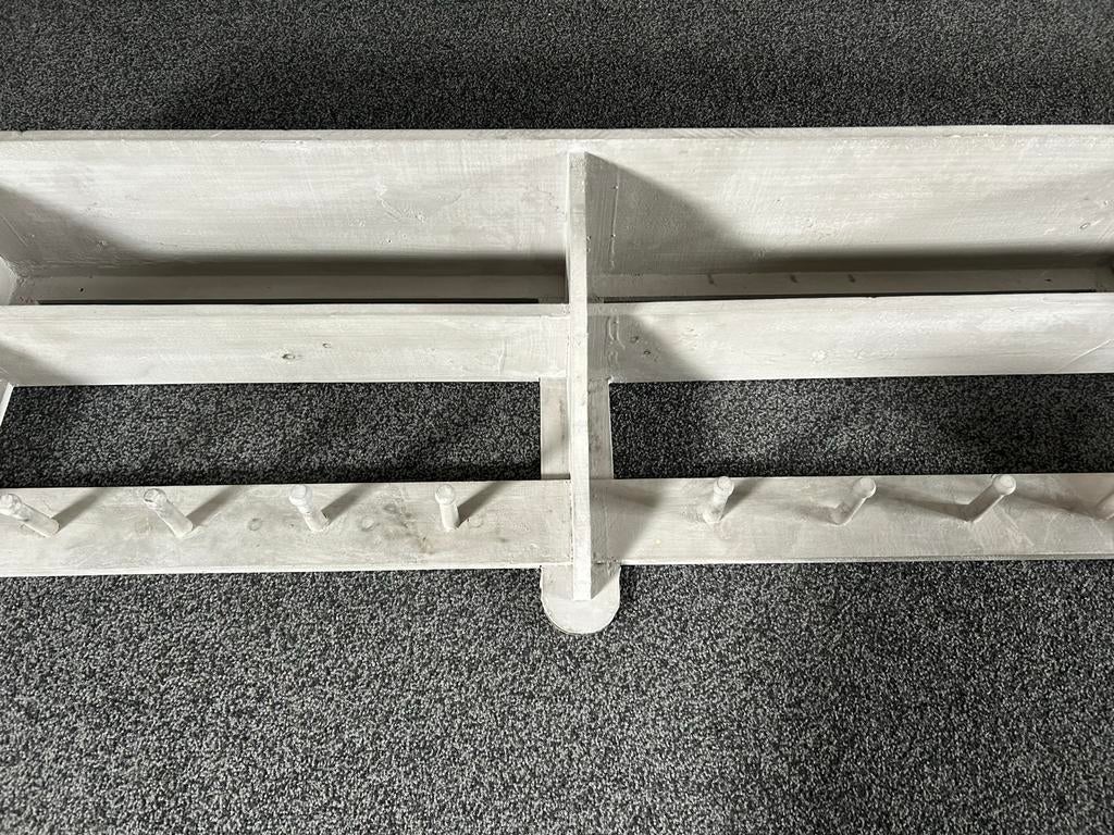 Grijze brocante wandplank met haken, Ophalen, Zo goed als nieuw