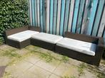 Loungeset in goede staat, bruin onderstel, witte kussens., Tuin en Terras, Tuinsets en Loungesets, 6 zitplaatsen, Kunststof, Ophalen of Verzenden