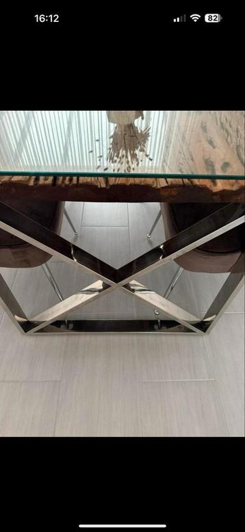 Unieke Eettafel - Hout & Metaal beschikbaar voor biedingen