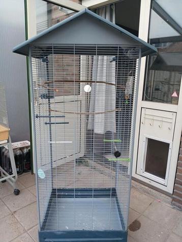 Vogelkooi beschikbaar voor biedingen