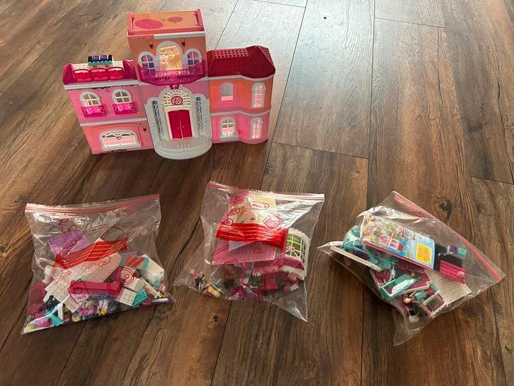 Barbie mega bloks lego, Verzamelen, Poppenhuizen en Toebehoren, Gebruikt, Poppenhuis, Ophalen of Verzenden