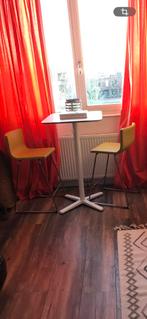 Bartafel met twee stoelen, Ophalen, Zo goed als nieuw