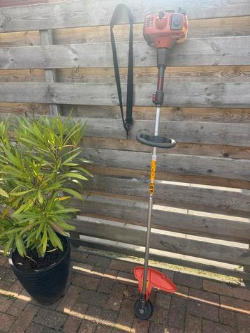 Krachtige Husqvarna Bosmaaier 323 L , Compleet en perfect . beschikbaar voor biedingen