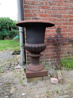 Vaas gietijzer, tuin vaas. Groot tuinornament, Ophalen
