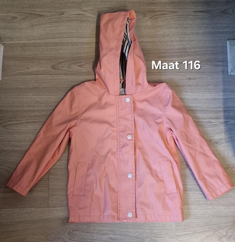 Tussenjas - Regenjas - Maat 116, Kinderen en Baby's, Kinderkleding | Maat 116, Ophalen of Verzenden, Gebruikt, Jongen of Meisje
