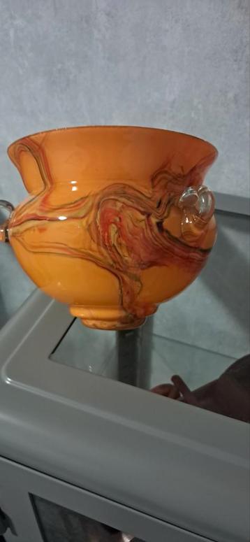 Leuke bloempot om op te hangen beschikbaar voor biedingen