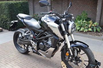 Honda CB125R - Nieuwe banden/Kettingset! beschikbaar voor biedingen