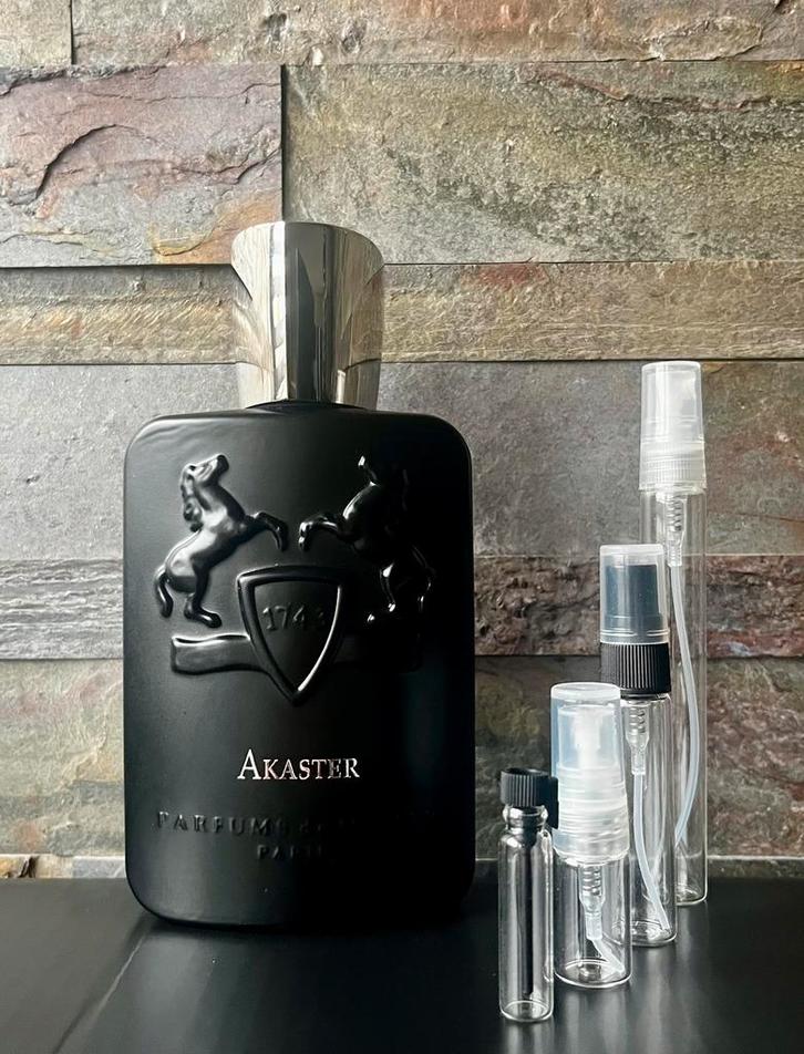Parfums de Marly Akaster sample, Sieraden, Tassen en Uiterlijk, Uiterlijk | Parfum, Zo goed als nieuw, Ophalen of Verzenden