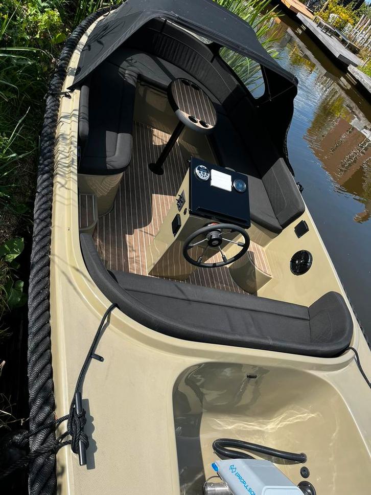 Custom Gentle 540 met e-propulsion 3.0, full option 2.5 jaar, Watersport en Boten, Sloepen, Zo goed als nieuw, Tot 10 pk, 3 tot 6 meter
