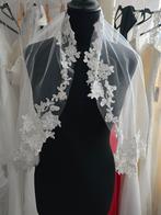 Nieuwe sluiers Sale - Kort/Half Lang Ivoor, Kleding | Dames, Trouwkleding en Trouwaccessoires, Ophalen of Verzenden, Nieuw, Overige kleuren