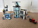 Lego politie bureau 60141 met auto’s - helemaal compleet!, Kinderen en Baby's, Speelgoed | Duplo en Lego, Ophalen of Verzenden