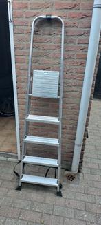 Handson trap 5 treeds, Doe-het-zelf en Verbouw, Ladders en Trappen, Ophalen of Verzenden, Zo goed als nieuw, Minder dan 2 meter