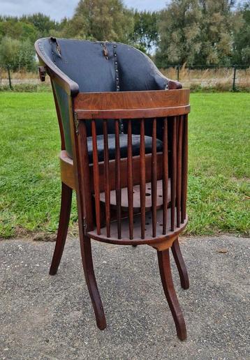 Antieke Hollandsche kinderstoel - 1850 beschikbaar voor biedingen