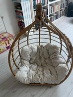 Rotan Hangstoel met Kussen, Ophalen, Bruin, Riet of Rotan, Zo goed als nieuw
