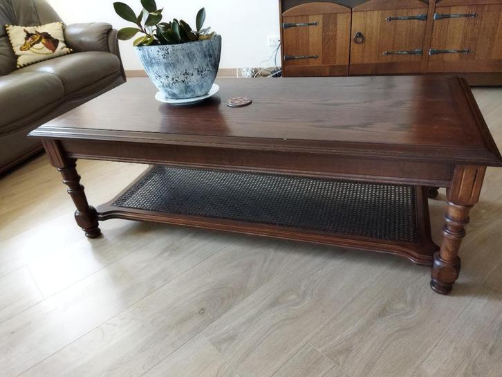 Houten salontafel met rieten onderplank, Huis en Inrichting, Tafels | Salontafels, Gebruikt, Minder dan 50 cm, 50 tot 100 cm, 100 tot 150 cm