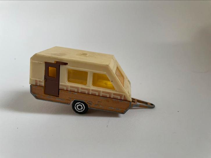 model caravan, bruin met crème opbouw, Majorette, 1/50, Hobby en Vrije tijd, Modelauto's | 1:50, Gebruikt, Auto, Majorette, Ophalen of Verzenden