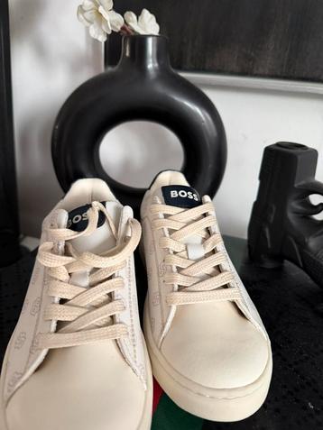 Hugo Boss Sneaker 33 kids beschikbaar voor biedingen