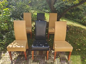 6 Eetkamerstoelen beschikbaar voor biedingen