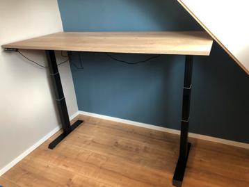 Elektrisch verstelbaar bureau - Zo goed als nieuw! beschikbaar voor biedingen