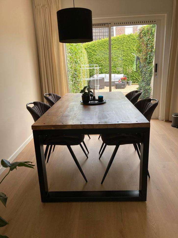 Eetkamertafel van mangohout, Huis en Inrichting, Tafels | Eettafels, Gebruikt, 100 tot 150 cm, 200 cm of meer, Vijf personen of meer