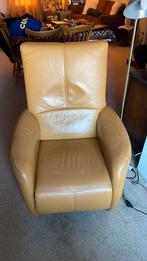 Geel lederen relax fauteuil, Huis en Inrichting, Fauteuils, Ophalen