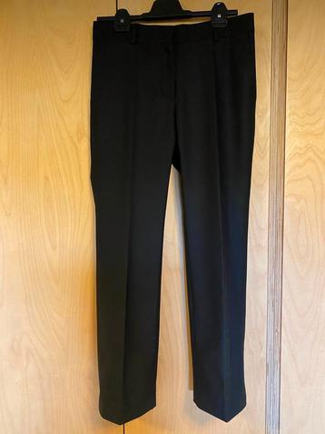 Dunne wollen zwarte tailored-fit broek van ARKET beschikbaar voor biedingen